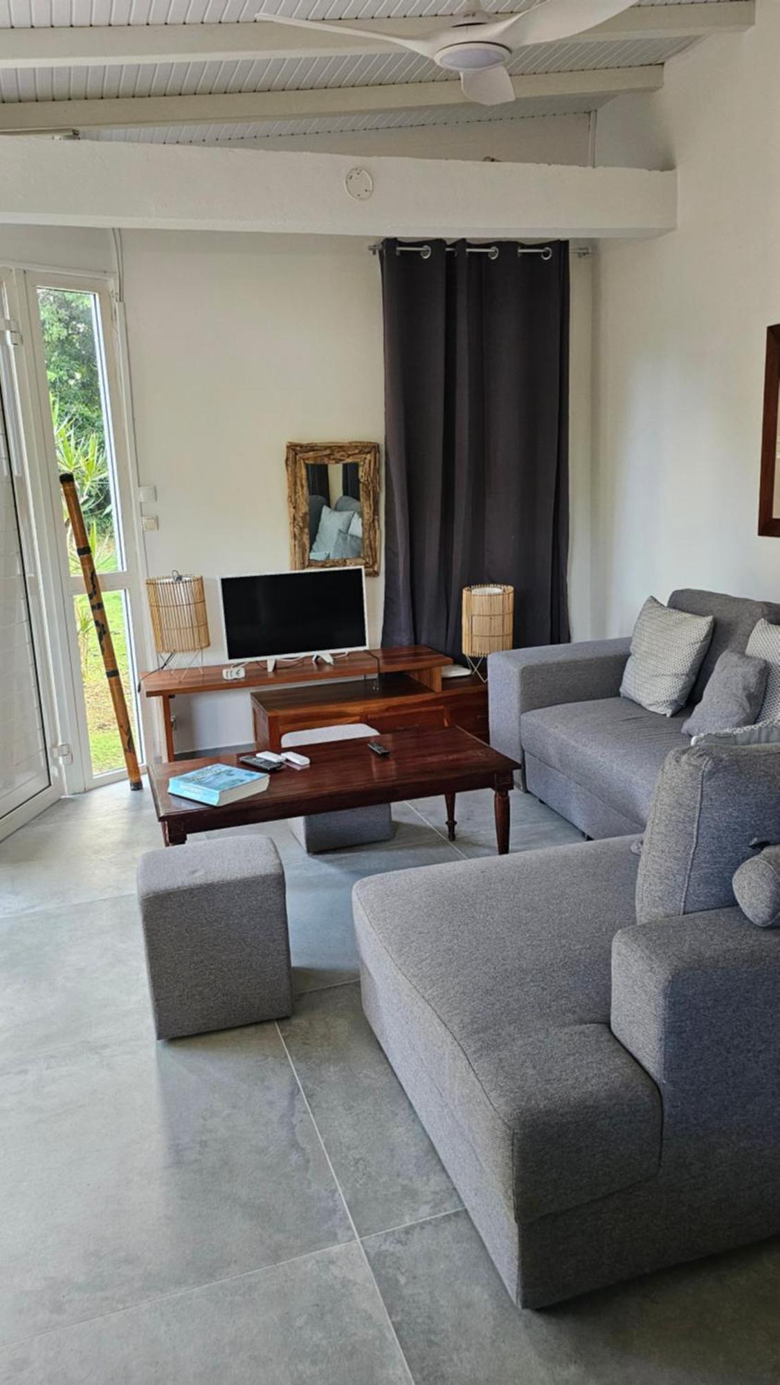 Habitation Villa Les Cassias 프티-부르 외부 사진